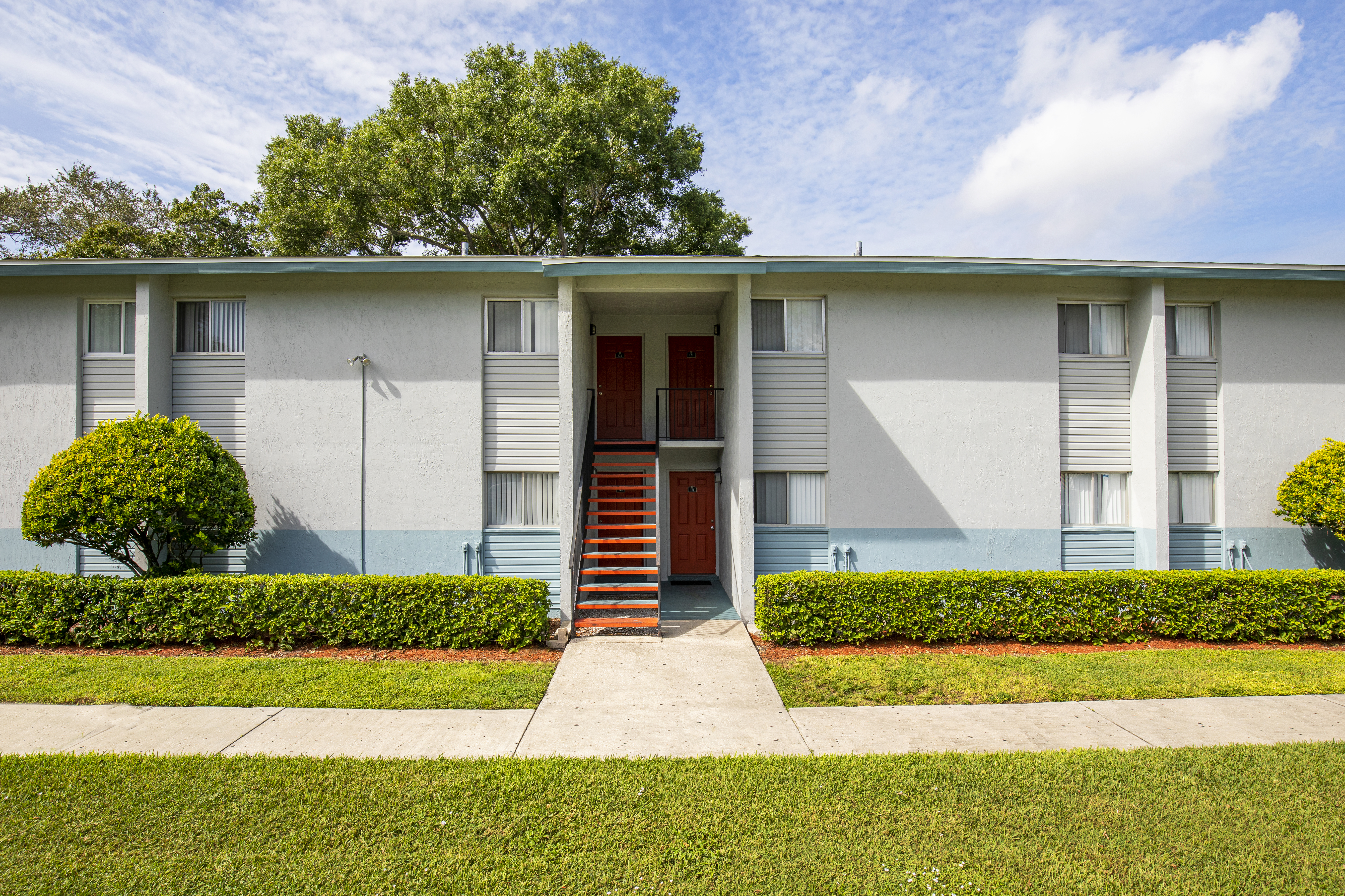 The Palms at Cortez The Multifamily Advisory Group at Cushman & Wakefield